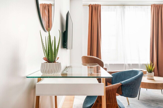 Building Photo - 234 W 73rd St