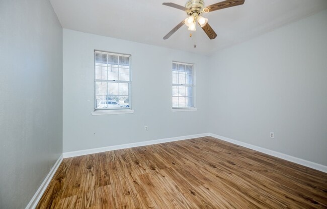 Building Photo - 125 Magnolia Dr