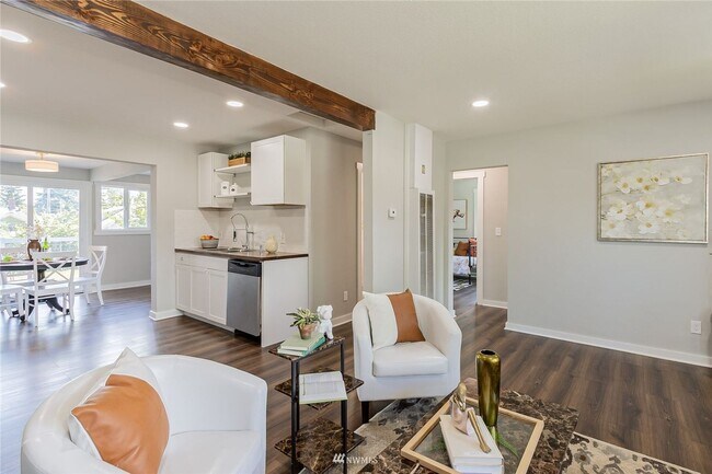 Building Photo - Great Location! 2bd, 1bath House in Tacoma!