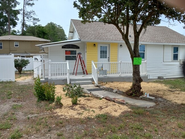 Primary Photo - 11318 SE 56th Ave