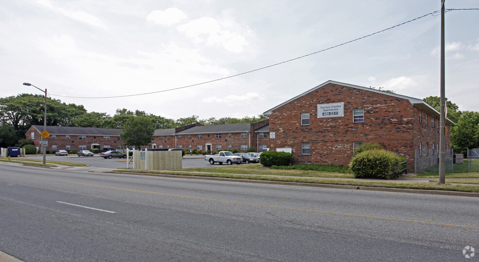 Street view - Crossroads Landing East