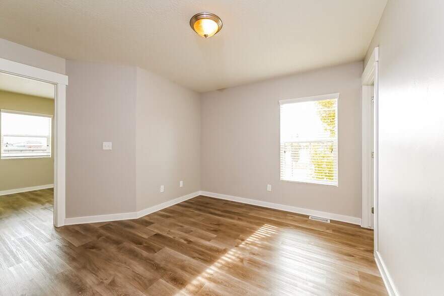 Building Photo - 13368 S Moorfield Dr