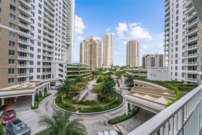 Building Photo - 701 Brickell Key Blvd