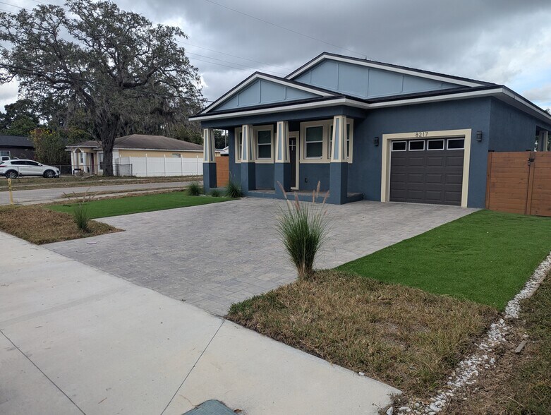 Building Photo - 8217 N Brooks St