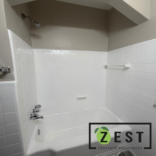 Building Photo - OPEN HOUSE 5/13! 3-3:30 PM!!! Beautiful 3 bedroom 1 Bath