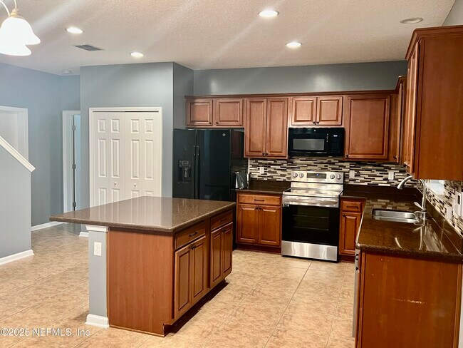 Building Photo - 13660 Chipperfield Ln