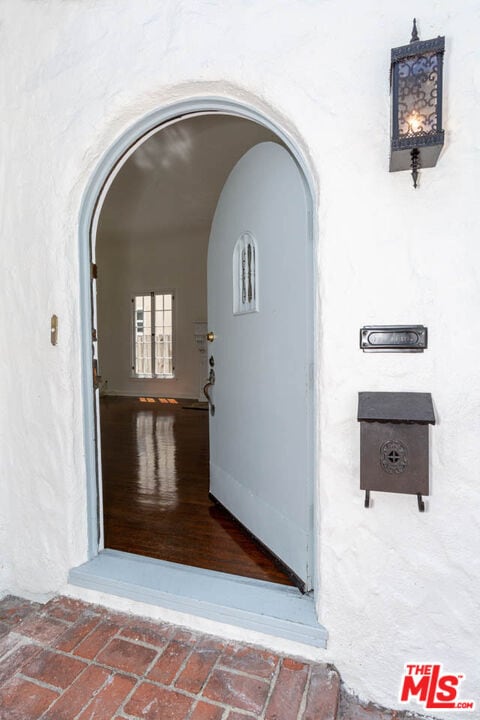 Building Photo - 146 N Citrus Ave