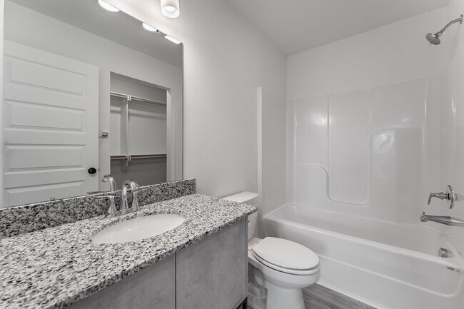 Building Photo - Modern 2-Bed, 2.5-Bath New Build in Bentonville