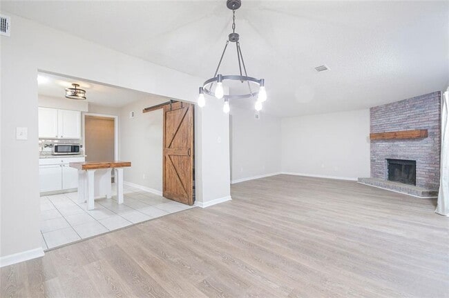 Primary Photo - 742 Brentwood Pl