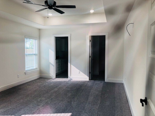 Building Photo - 200 Palm St