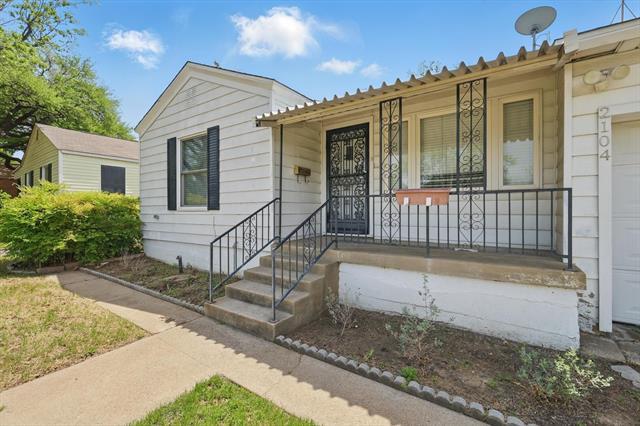 Building Photo - 2104 W Lotus Ave