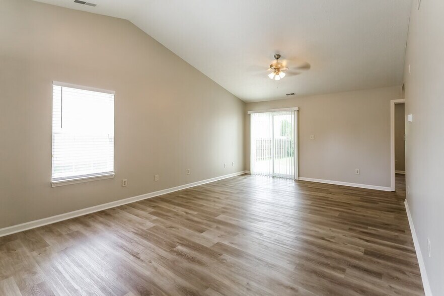 Building Photo - 1352 E McClarnon Dr