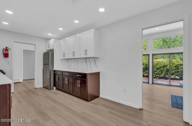 Building Photo - 1034 Zircon Dr
