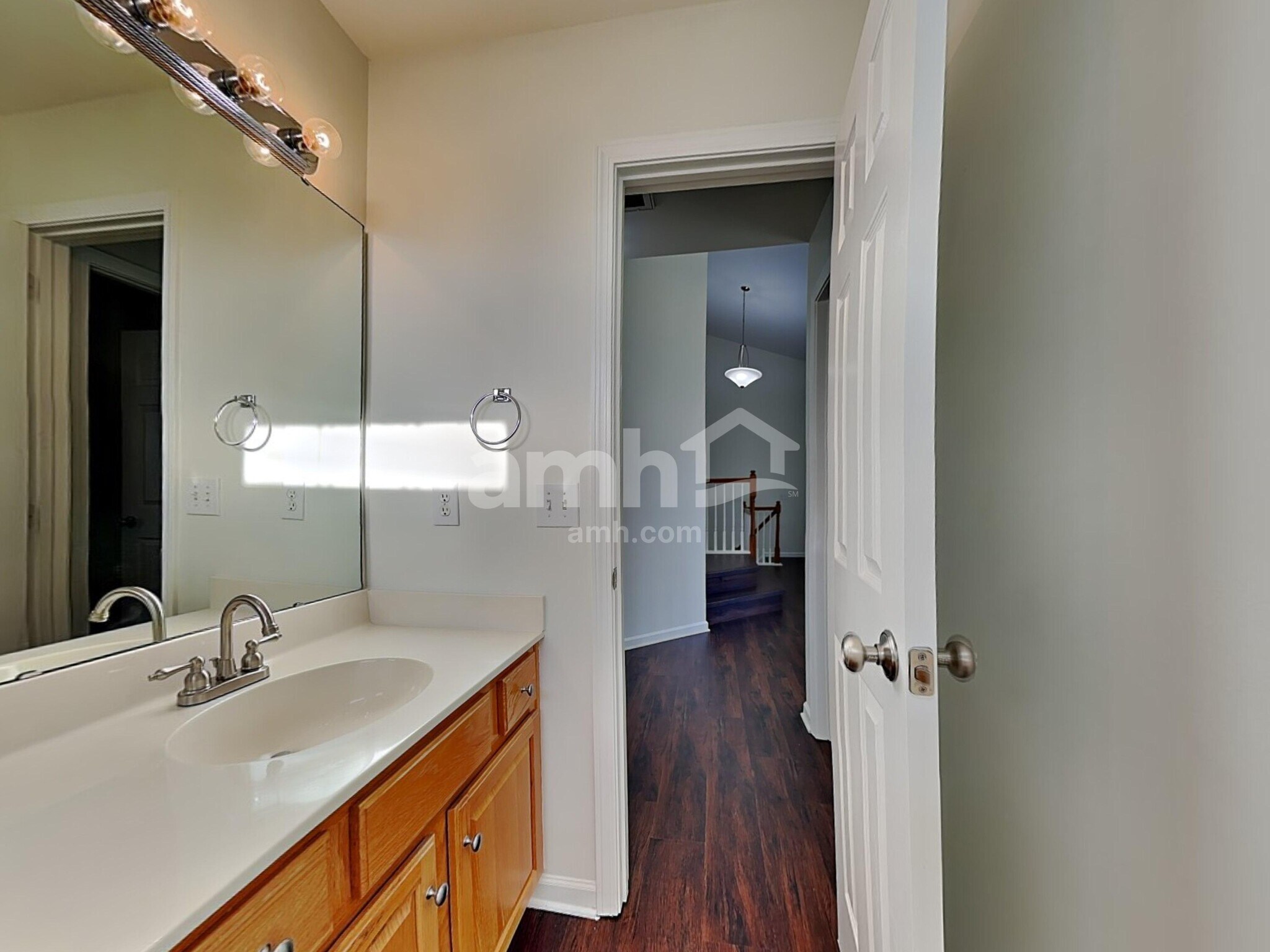 Building Photo - 406 Glencrest Dr