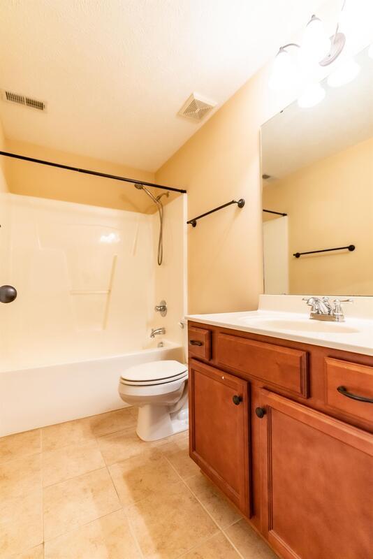 Building Photo - 389 Livingston Dr