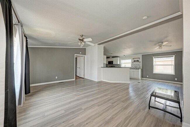 Building Photo - 120 Silver Peak Dr