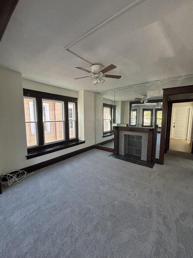 Dining room - 2289 Seneca St