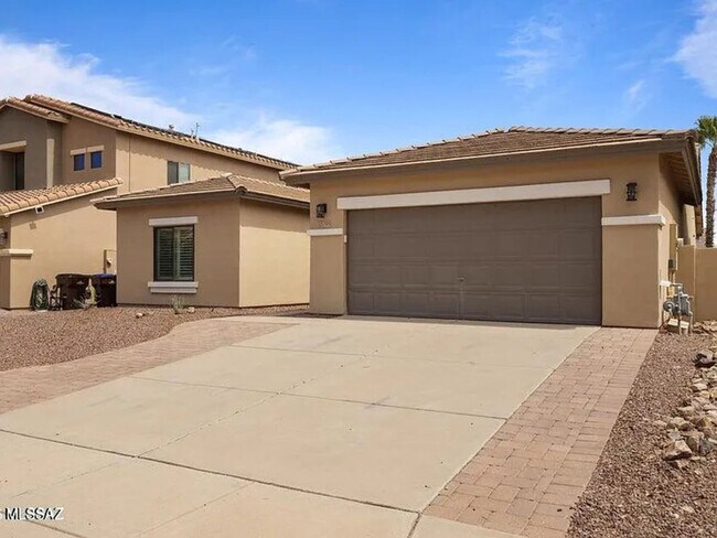 Building Photo - Spacious 3BR House in Sahuarita with Pool!