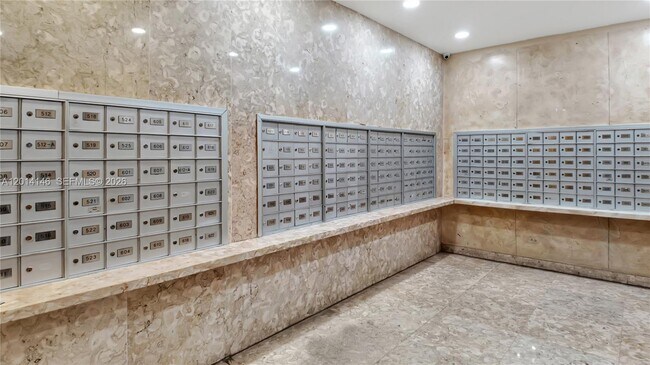 Building Photo - 5601 Collins Ave