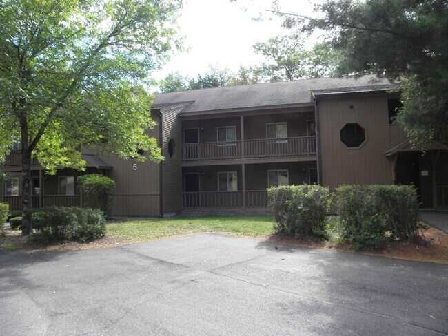 Primary Photo - 5 Hummingbird Rd