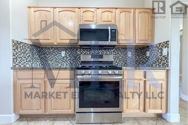 Building Photo - 2Bed/2Bath House in North Surprise! $199 MOVE-IN SPECIAL! Ready for Immediate Move-In!