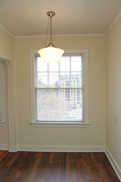 Building Photo - 2354-2362 SW Cactus Dr