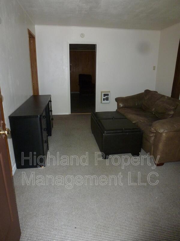 Building Photo - 1170 NE Harvey Rd