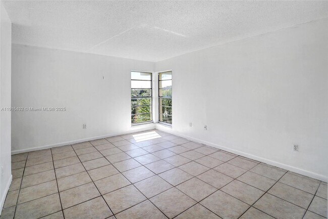 Building Photo - 11905 NE 2nd Ave