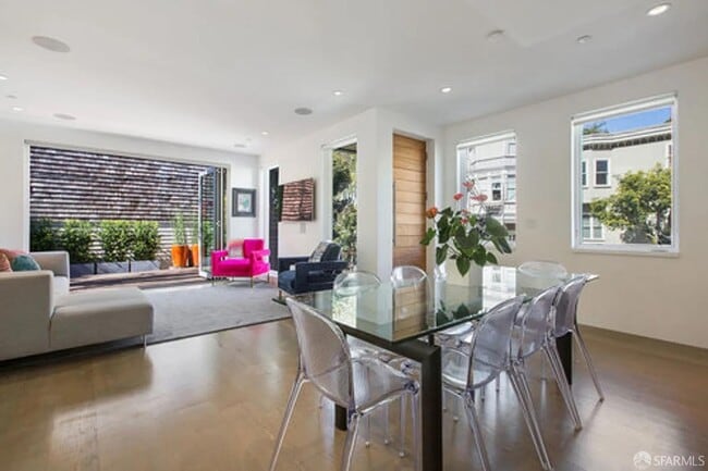 Building Photo - 209 Grattan St