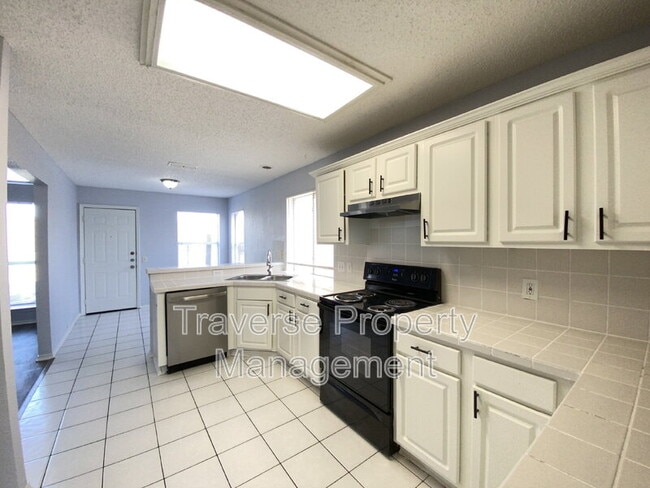 Building Photo - 5204 Vista Verde Dr