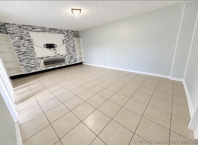 Building Photo - 4039 Palm Bay Cir