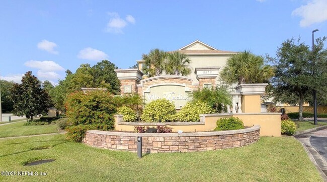Building Photo - 1300 Riverplace Blvd