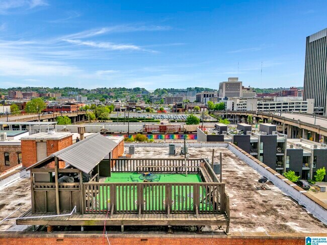 Building Photo - 2112 Morris Ave