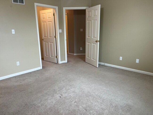 Building Photo - Beautiful 3-Bedroom Home in Penn Manor Sch...