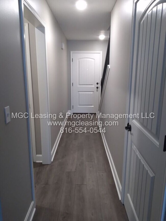 Building Photo - Beautiful Serrano Townhome with Walk-out Basement