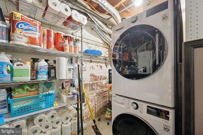 Building Photo - 5543 29th St NW