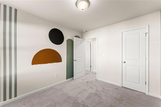 Building Photo - 76 Regent Pk