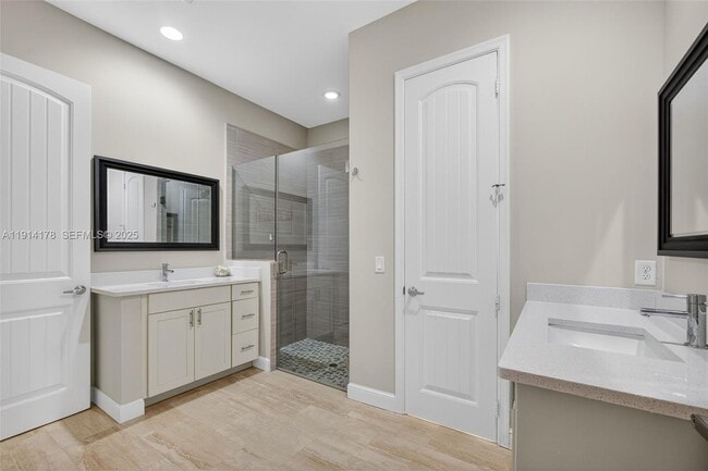 Building Photo - 18369 Mellen Ln