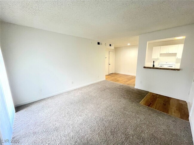 Building Photo - 221 Mission Newport Ln