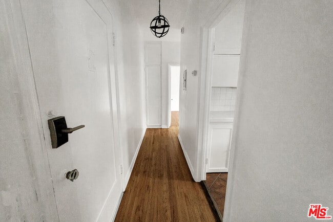 Building Photo - 351 N Sierra Bonita Ave