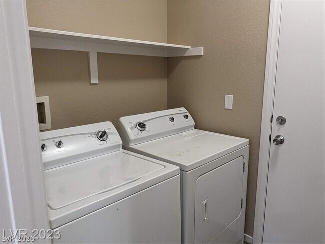 Building Photo - 6298 W Levi Ave