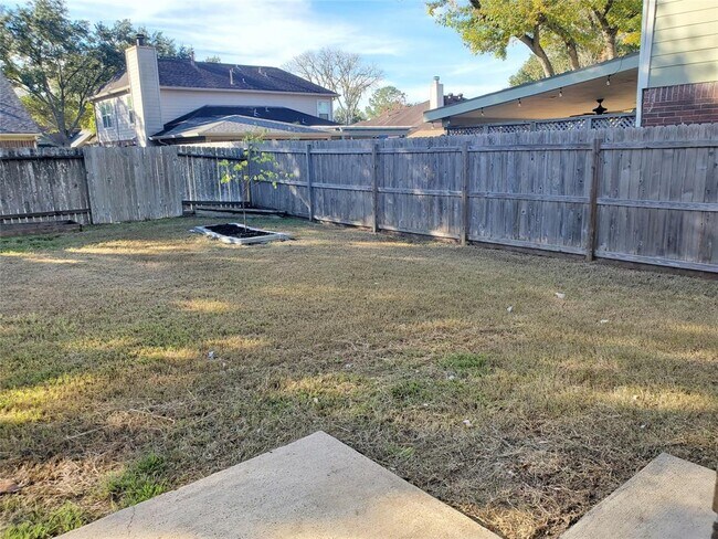 Building Photo - 2111 Aberdeen Dr