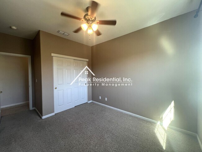 Building Photo - Spacious 4bd/3ba Folsom Home!
