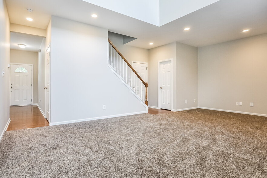 Building Photo - 2017 Sterling Hill Dr