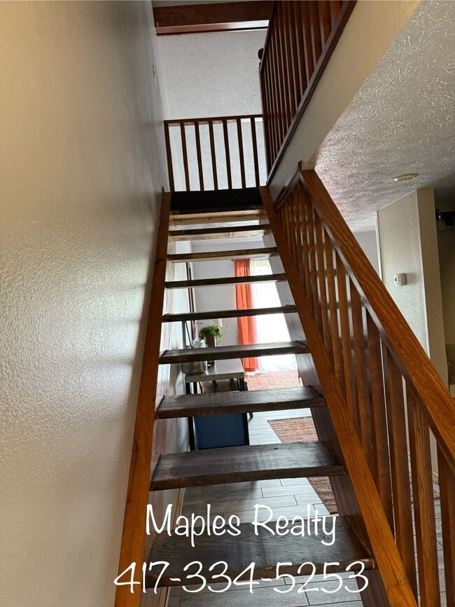 Building Photo - 2 BEDROOM/2 BATHROOM LOFT STYLE CONDO AT F...