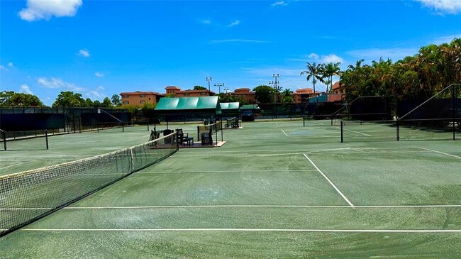 Building Photo - 670 Tennis Club Dr