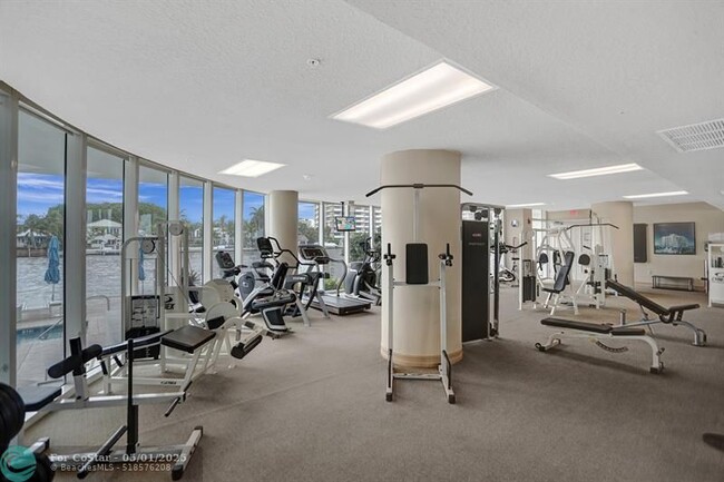 Building Photo - 715 Bayshore Dr