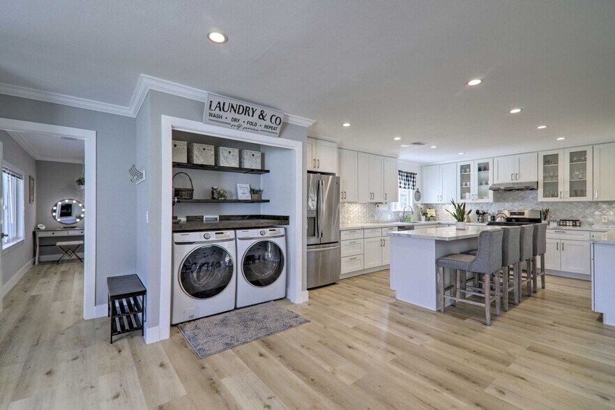 Building Photo - 893 Olivina Ave