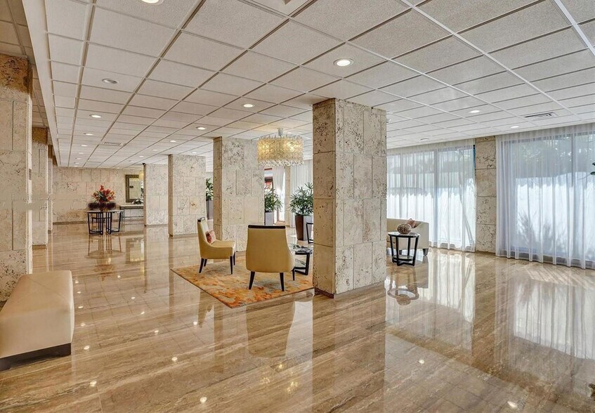 Building Photo - 1980 S Ocean Dr