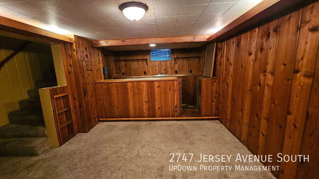 Building Photo - 2747 Jersey Ave S